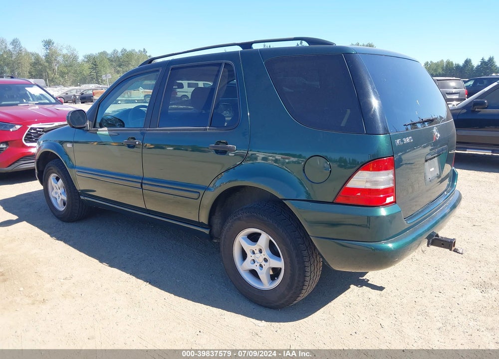 2000 MERCEDES-BENZ ML 320 VIN: 4JGAB54E0YA185847