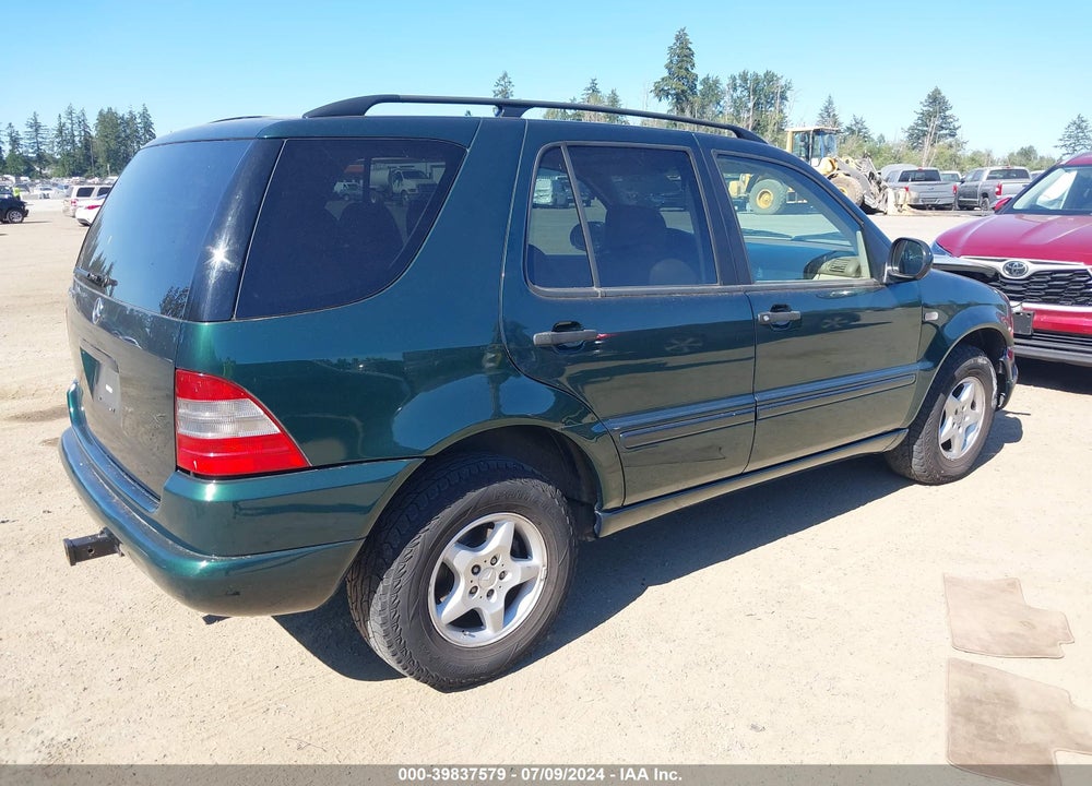 2000 MERCEDES-BENZ ML 320 VIN: 4JGAB54E0YA185847