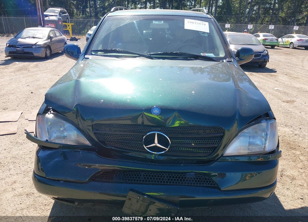 2000 MERCEDES-BENZ ML 320 VIN: 4JGAB54E0YA185847