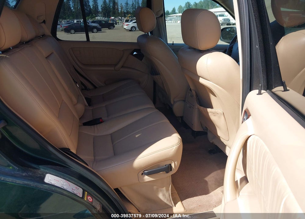 2000 MERCEDES-BENZ ML 320 VIN: 4JGAB54E0YA185847