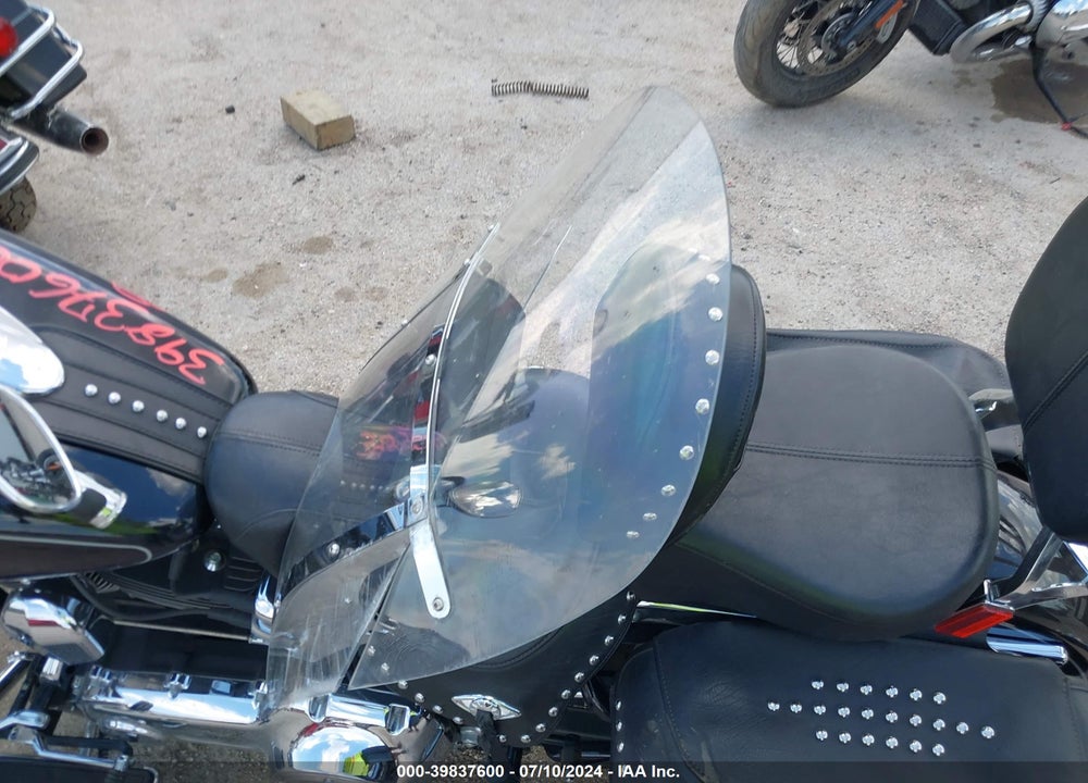 2013 HARLEY-DAVIDSON FLSTC HERITAGE SOFTAIL CLASSIC VIN: 1HD1BWV19DB028195