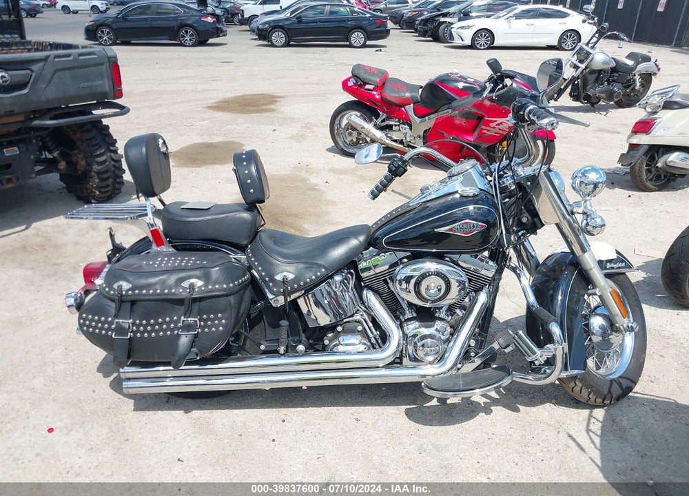 2013 HARLEY-DAVIDSON FLSTC HERITAGE SOFTAIL CLASSIC VIN: 1HD1BWV19DB028195