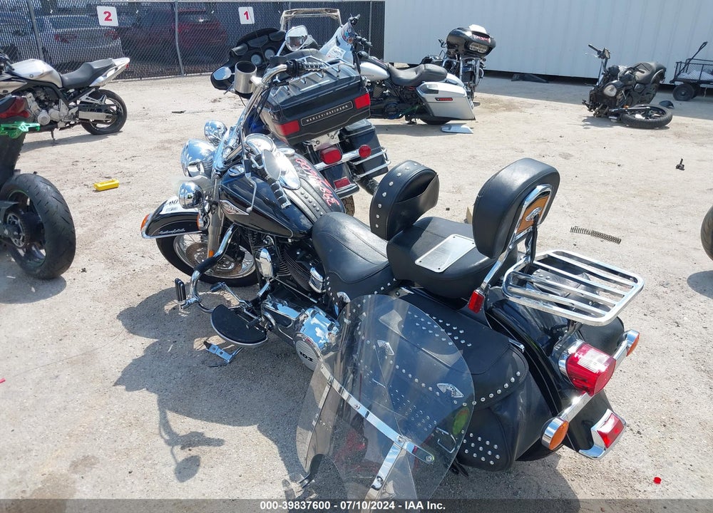 2013 HARLEY-DAVIDSON FLSTC HERITAGE SOFTAIL CLASSIC VIN: 1HD1BWV19DB028195