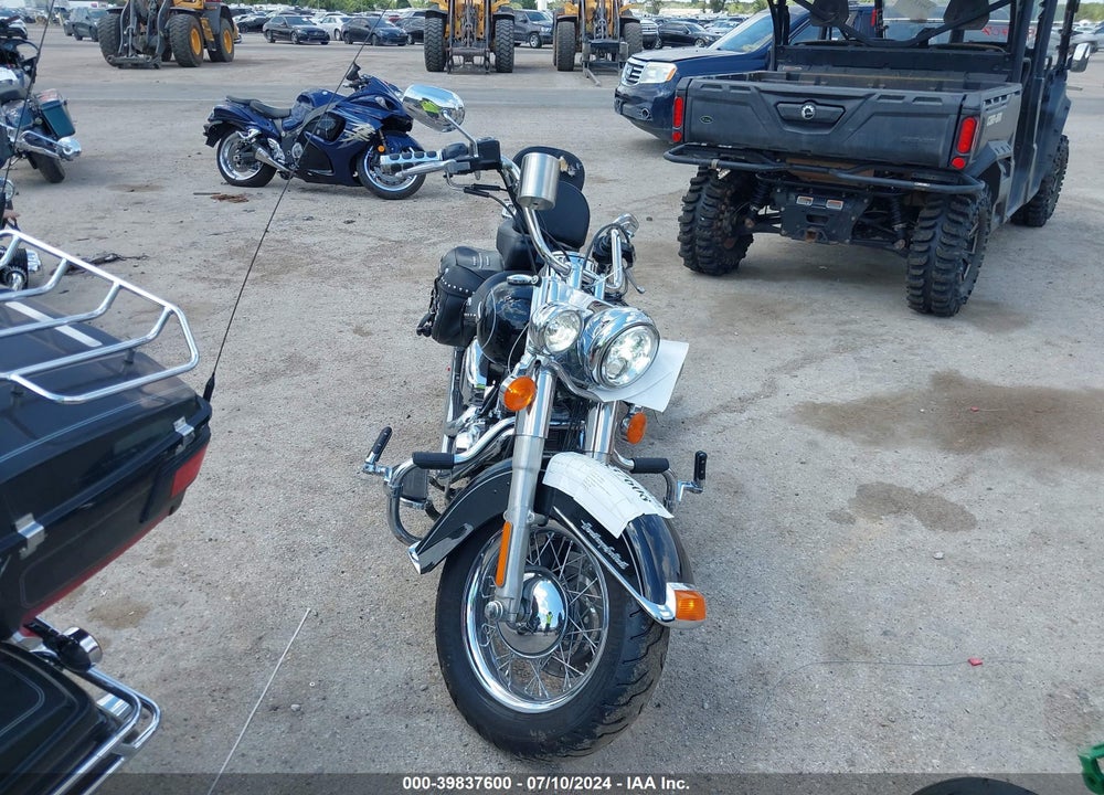 2013 HARLEY-DAVIDSON FLSTC HERITAGE SOFTAIL CLASSIC VIN: 1HD1BWV19DB028195