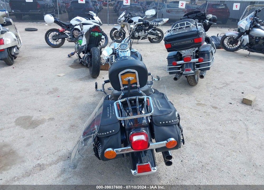 2013 HARLEY-DAVIDSON FLSTC HERITAGE SOFTAIL CLASSIC VIN: 1HD1BWV19DB028195