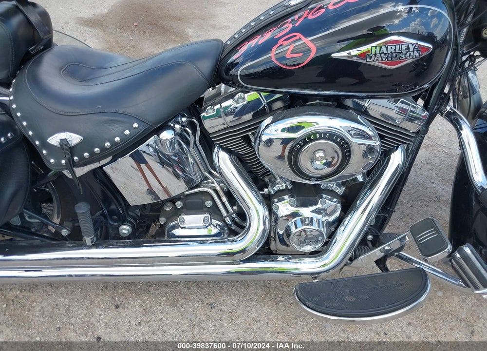 2013 HARLEY-DAVIDSON FLSTC HERITAGE SOFTAIL CLASSIC VIN: 1HD1BWV19DB028195