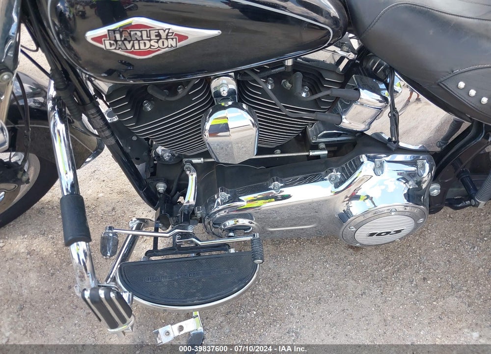 2013 HARLEY-DAVIDSON FLSTC HERITAGE SOFTAIL CLASSIC VIN: 1HD1BWV19DB028195