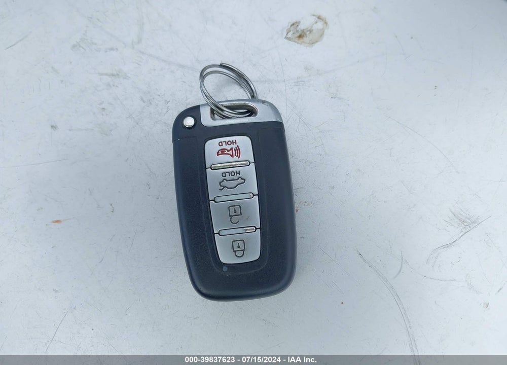 2011 HYUNDAI ELANTRA LIMITED (ULSAN PLANT) VIN: KMHDH4AE5BU161124