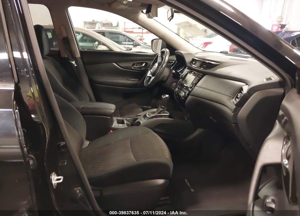 2018 NISSAN ROGUE SV VIN: 5N1AT2MV9JC755334