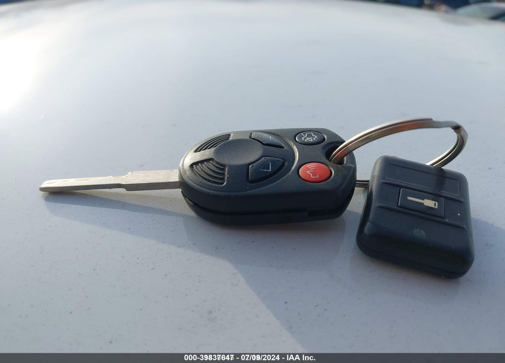 2014 FORD FOCUS SE VIN: 1FADP3K27EL105725
