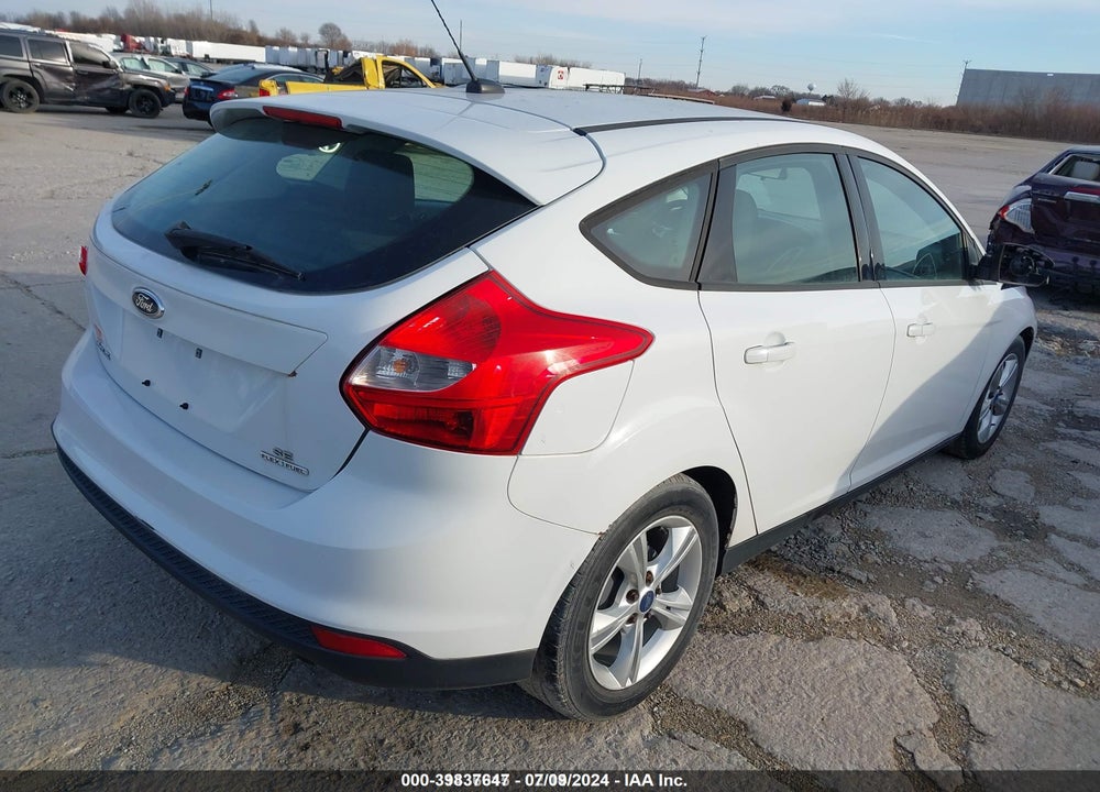 2014 FORD FOCUS SE VIN: 1FADP3K27EL105725