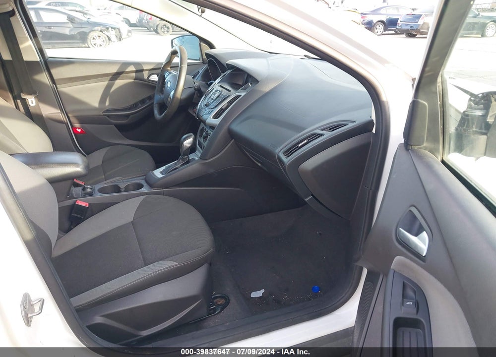 2014 FORD FOCUS SE VIN: 1FADP3K27EL105725