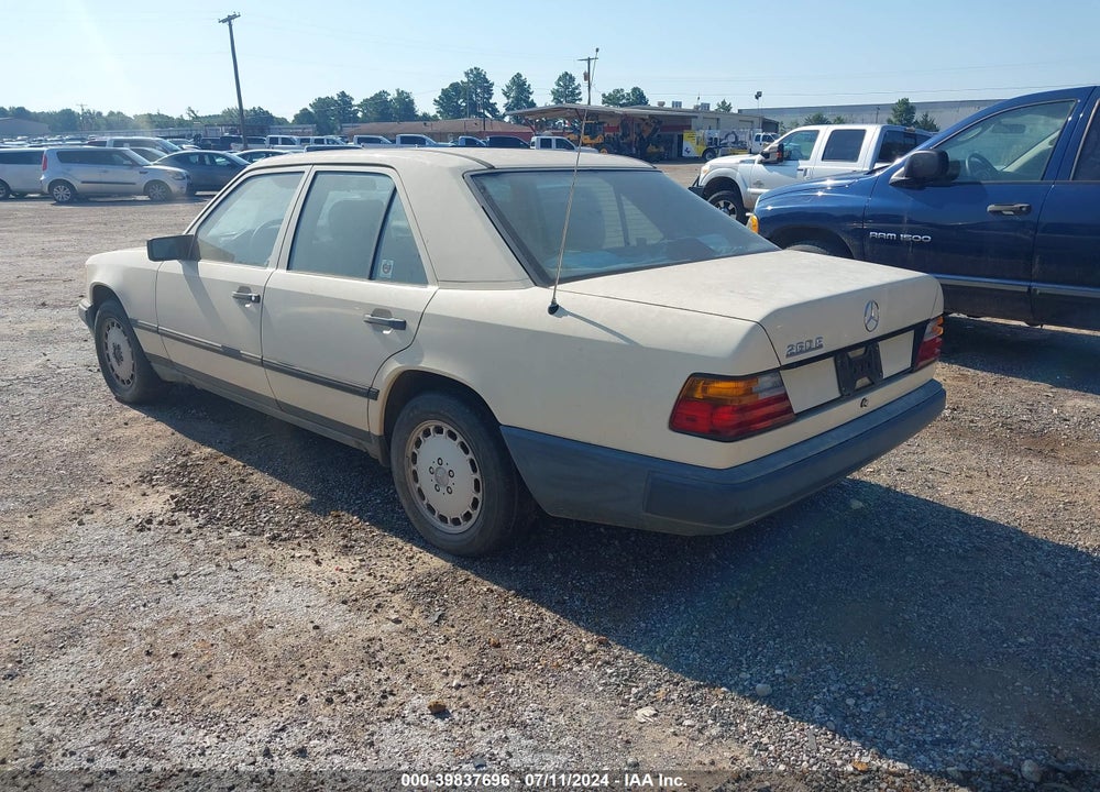 1987 MERCEDES-BENZ 260 E VIN: WDBEA26D2HA455686