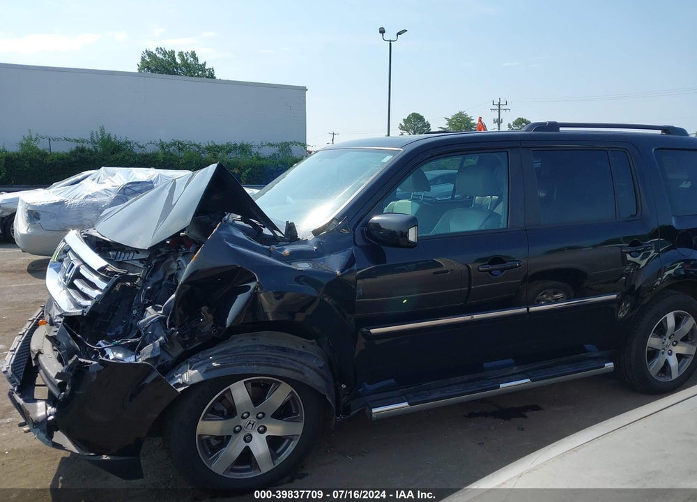 2015 HONDA PILOT TOURING VIN: 5FNYF4H98FB044527