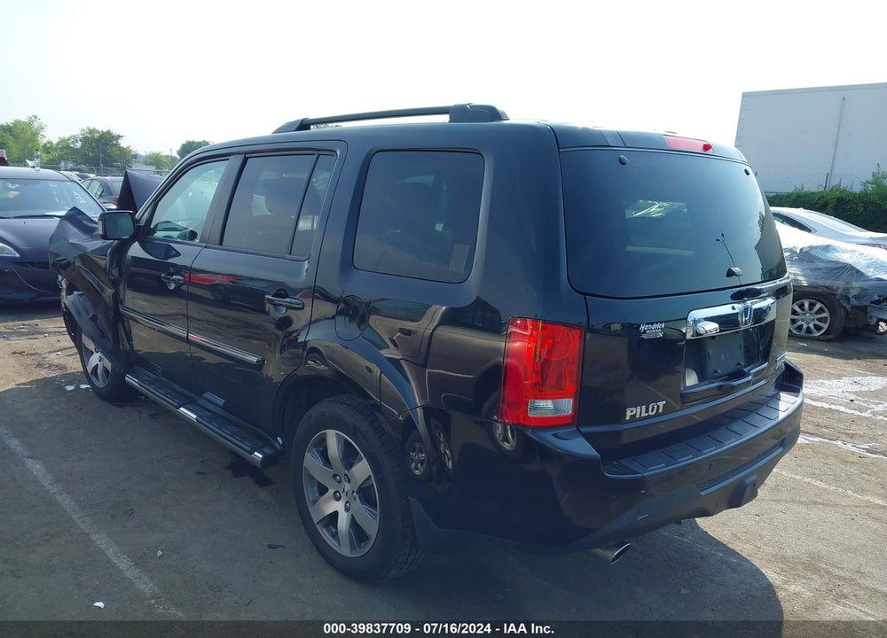 2015 HONDA PILOT TOURING VIN: 5FNYF4H98FB044527