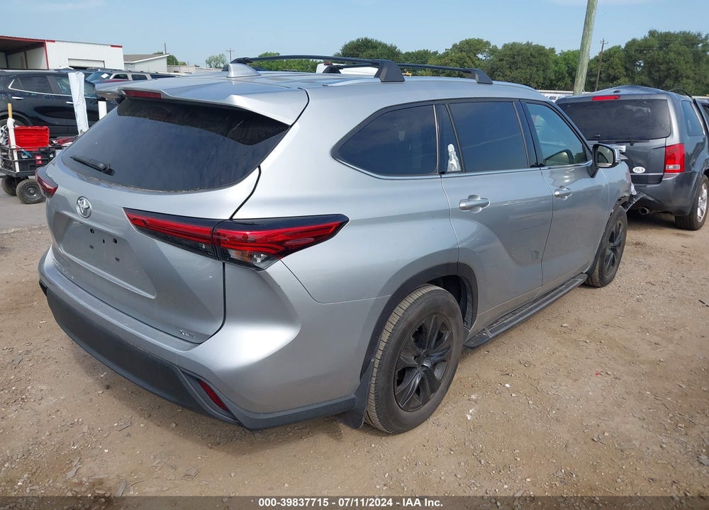 2021 TOYOTA HIGHLANDER XLE VIN: 5TDGZRAH7MS062088