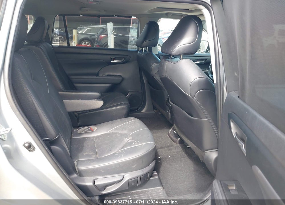 2021 TOYOTA HIGHLANDER XLE VIN: 5TDGZRAH7MS062088