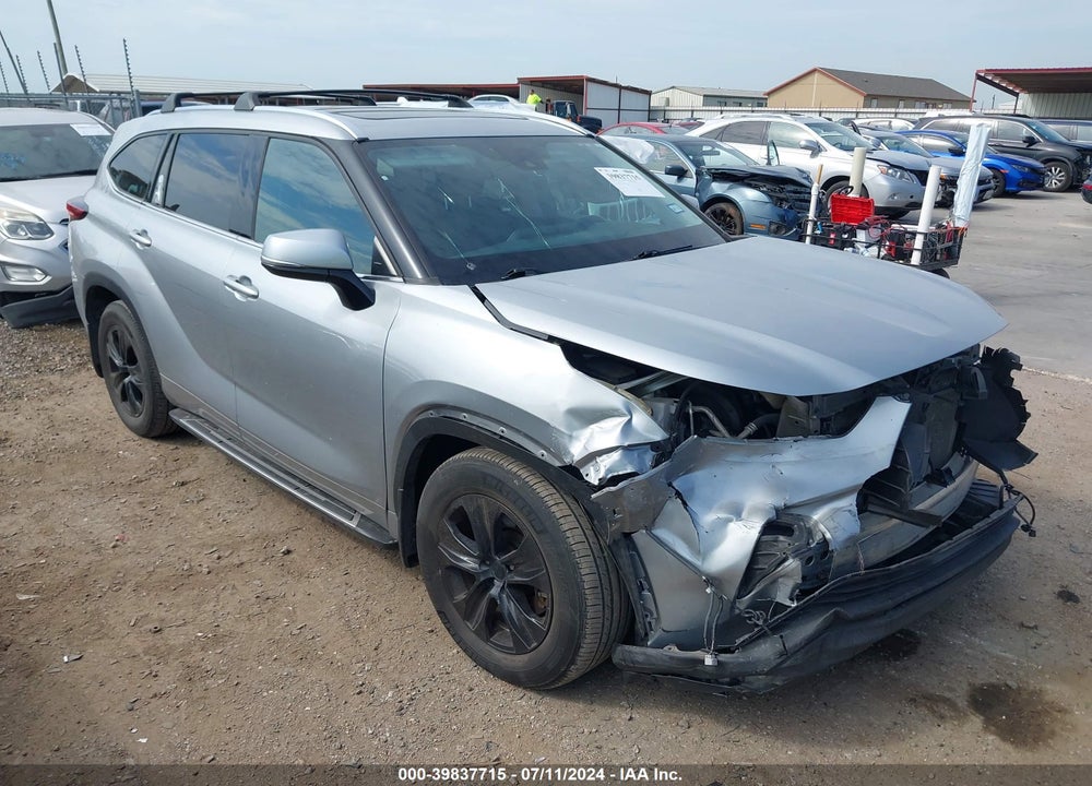 2021 TOYOTA HIGHLANDER XLE VIN: 5TDGZRAH7MS062088