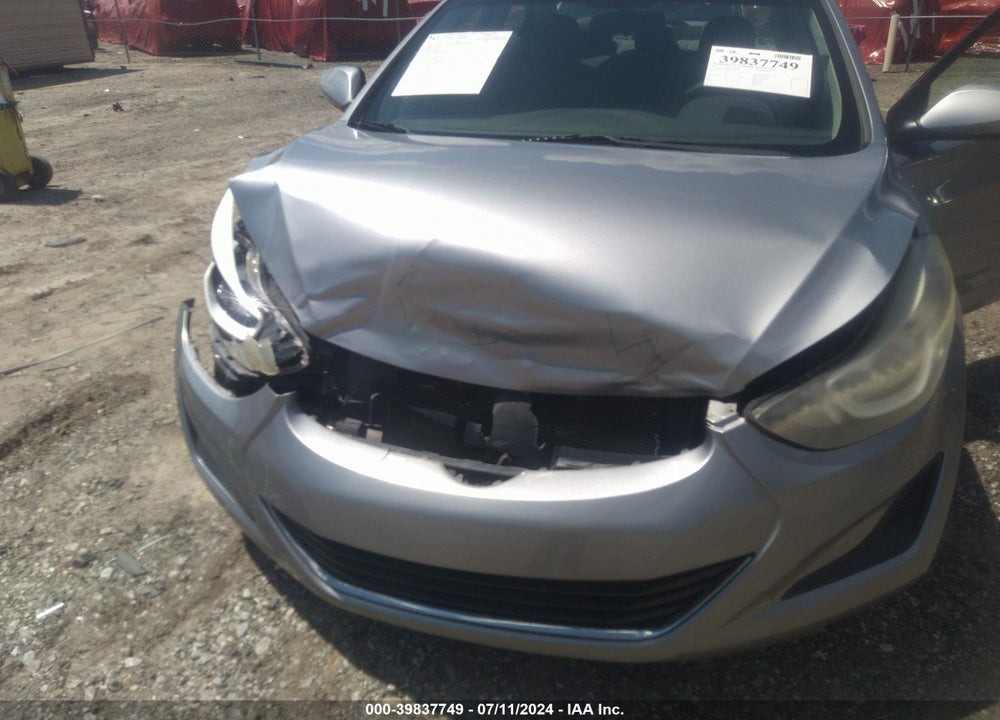 2015 HYUNDAI ELANTRA SE VIN: 5NPDH4AE8FH568181