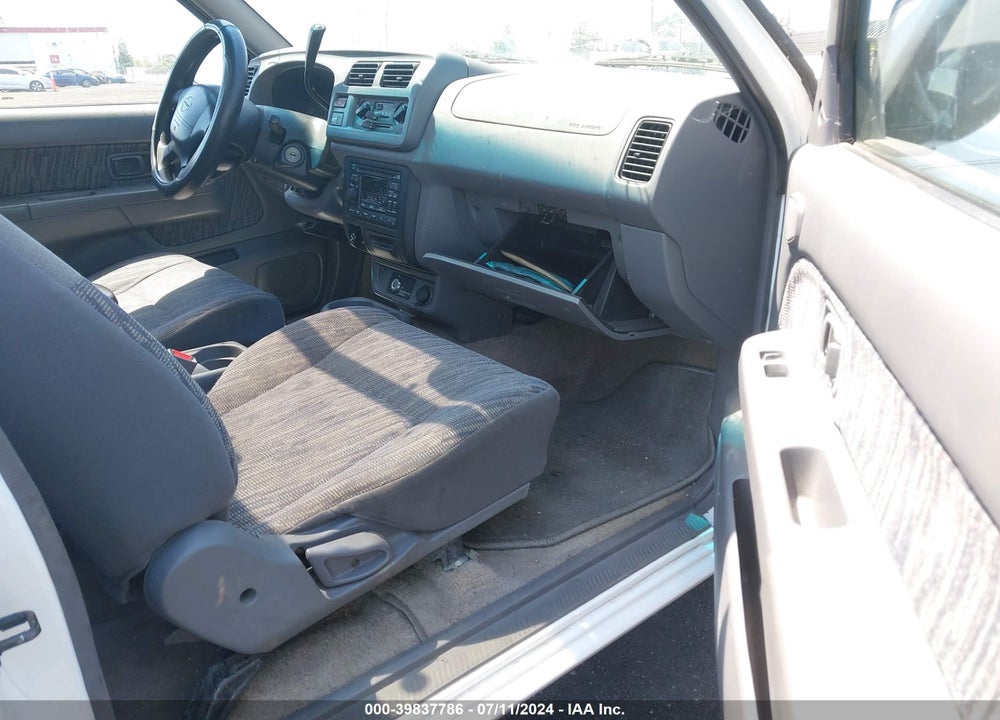 1998 NISSAN FRONTIER SE/XE VIN: 1N6DD26S4WC328665