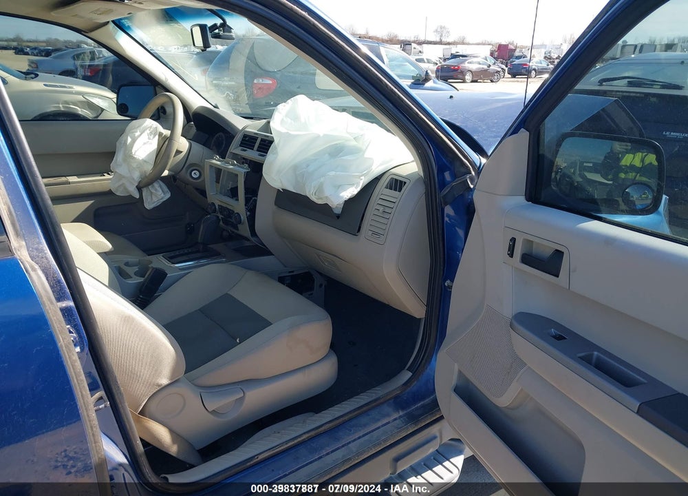 2008 FORD ESCAPE VIN: 1FMCU93168KA50679