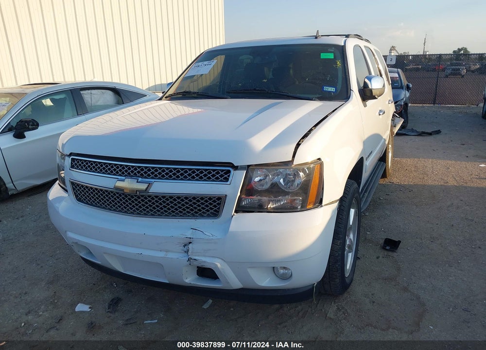 2008 CHEVROLET TAHOE LTZ VIN: 1GNFC13028R235677