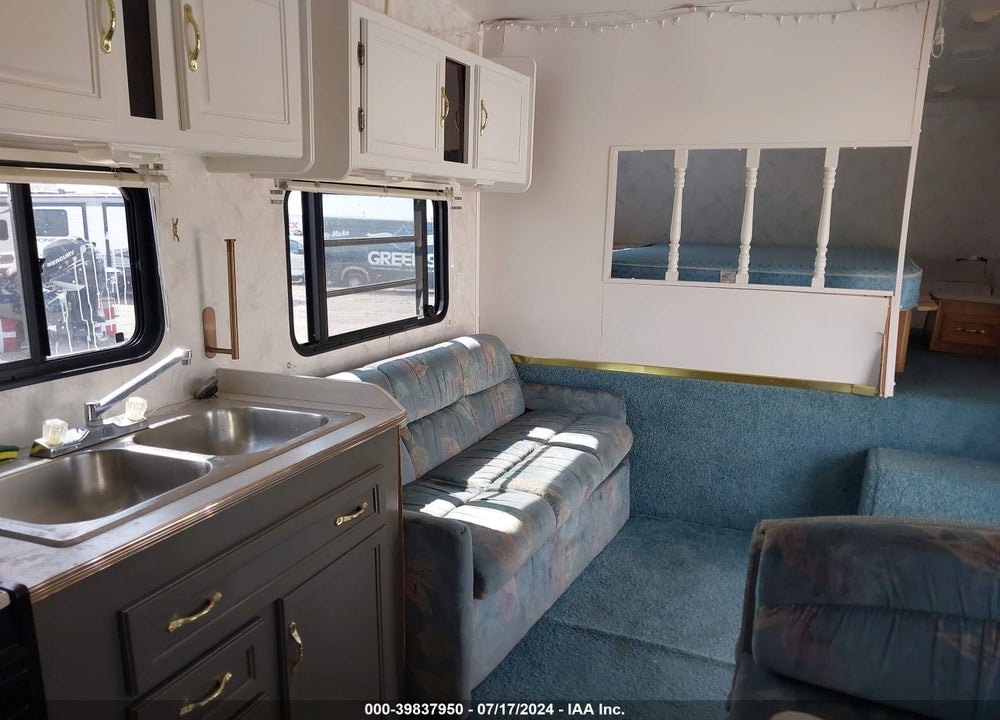 1997 COACHMEN CATALINA 275TB VIN: 1TC3B9384V1302300