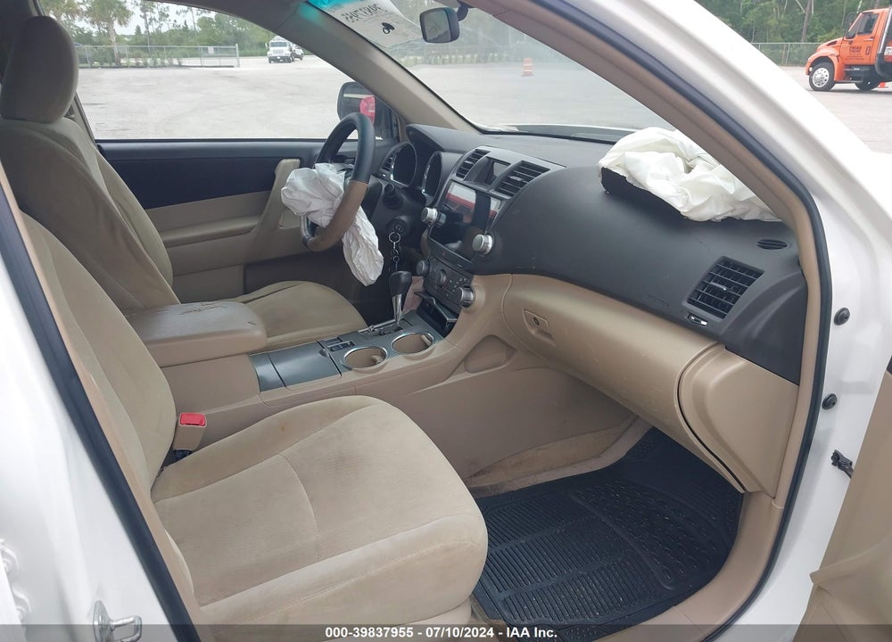 2010 TOYOTA HIGHLANDER BASE V6 VIN: 5TDZK3EH0AS017073