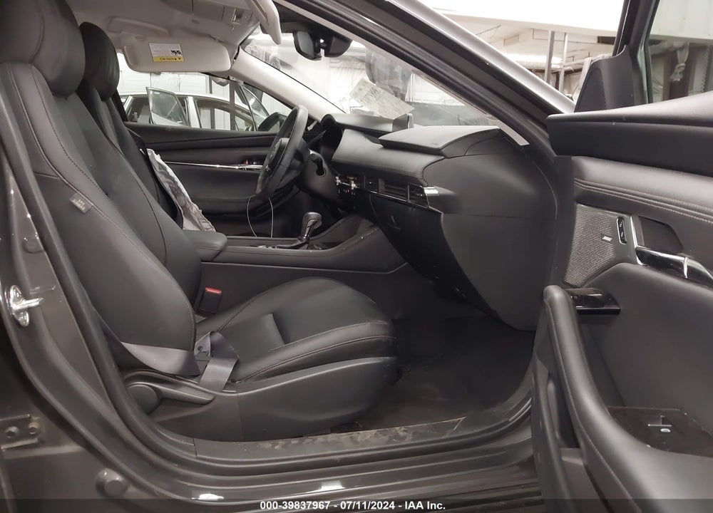 2019 MAZDA 3 PREFERRED PACKAGE VIN: JM1BPACL9K1108758