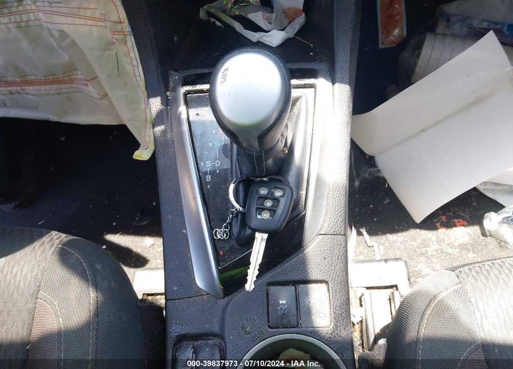 2019 TOYOTA COROLLA LE VIN: 5YFBURHE2KP885201