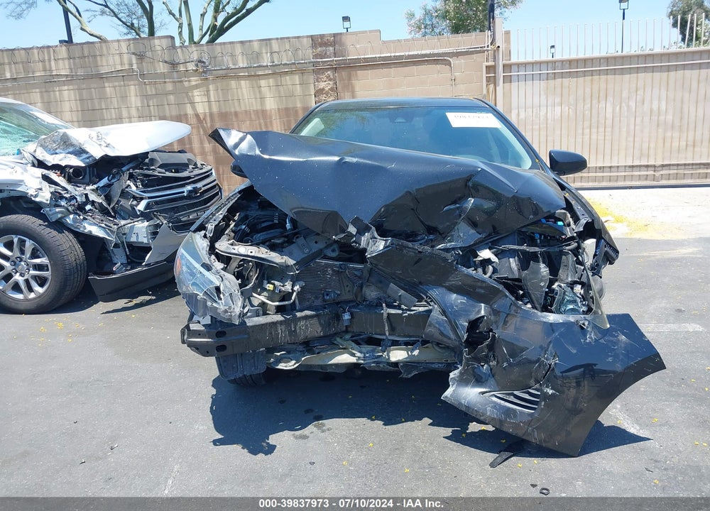 2019 TOYOTA COROLLA LE VIN: 5YFBURHE2KP885201