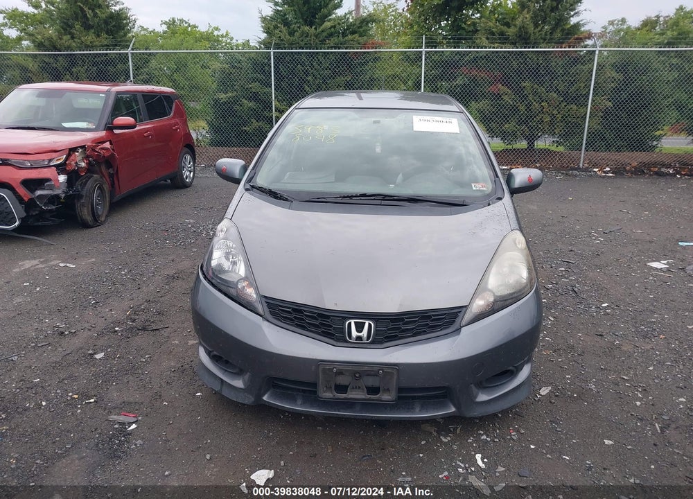 2013 HONDA FIT SPORT VIN: JHMGE8H52DC071217