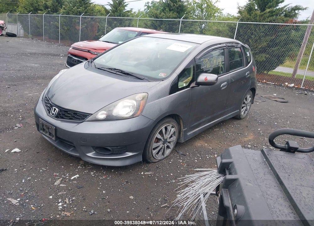 2013 HONDA FIT SPORT VIN: JHMGE8H52DC071217