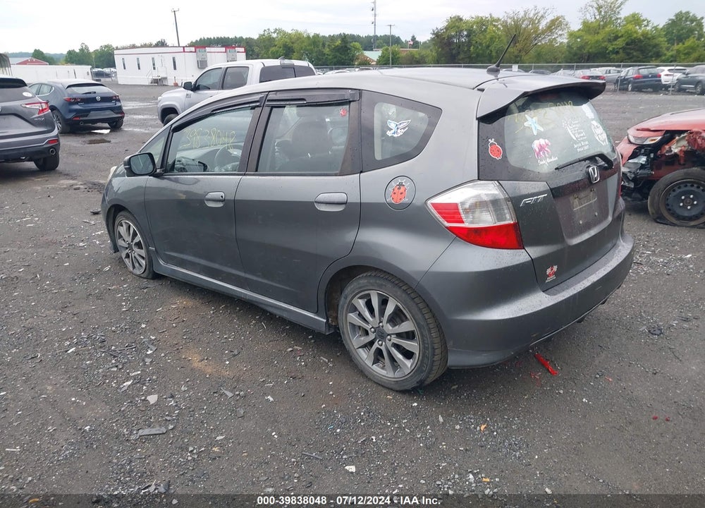 2013 HONDA FIT SPORT VIN: JHMGE8H52DC071217