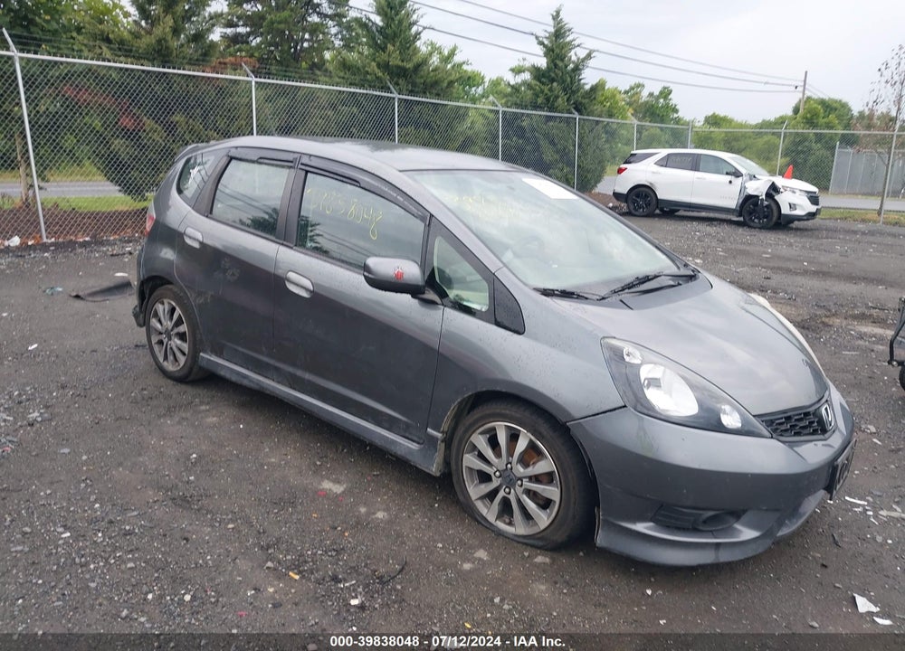 2013 HONDA FIT SPORT VIN: JHMGE8H52DC071217