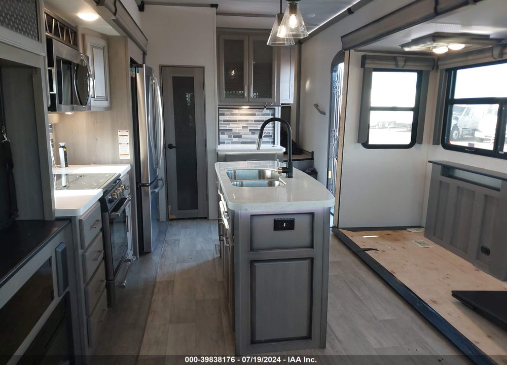 2021 KEYSTONE MONTANA VIN: 4YDF31229M4703825