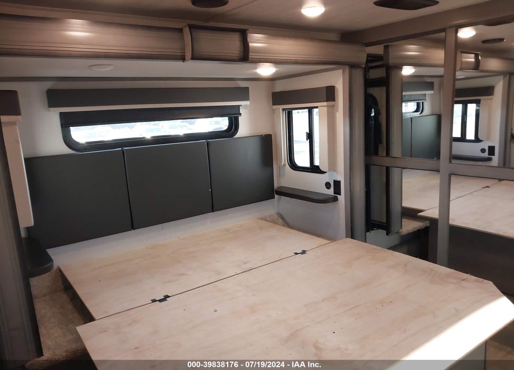2021 KEYSTONE MONTANA VIN: 4YDF31229M4703825