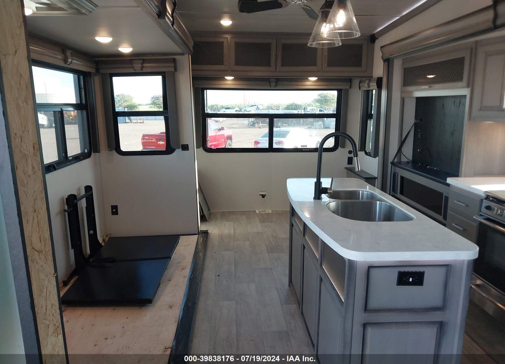 2021 KEYSTONE MONTANA VIN: 4YDF31229M4703825