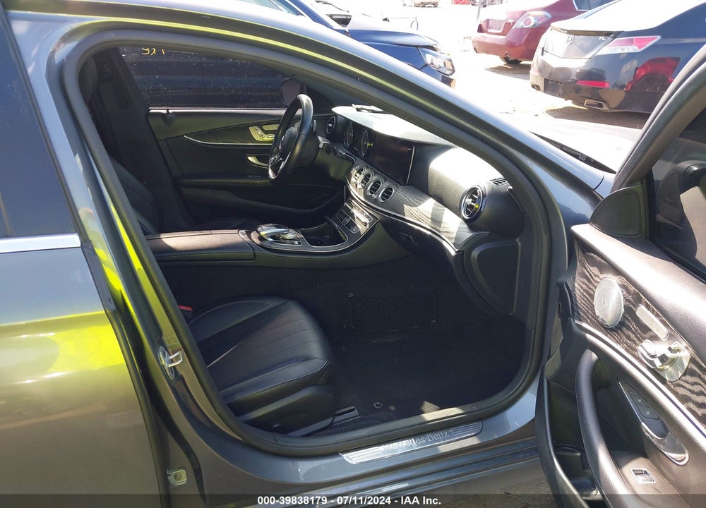 2019 MERCEDES-BENZ E 300 VIN: WDDZF4JBXKA530556