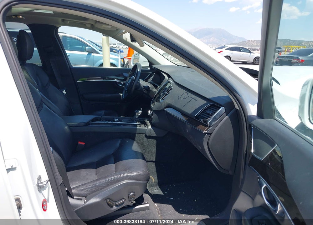 2017 VOLVO XC90 T6 MOMENTUM VIN: YV4A22PK0H1148587