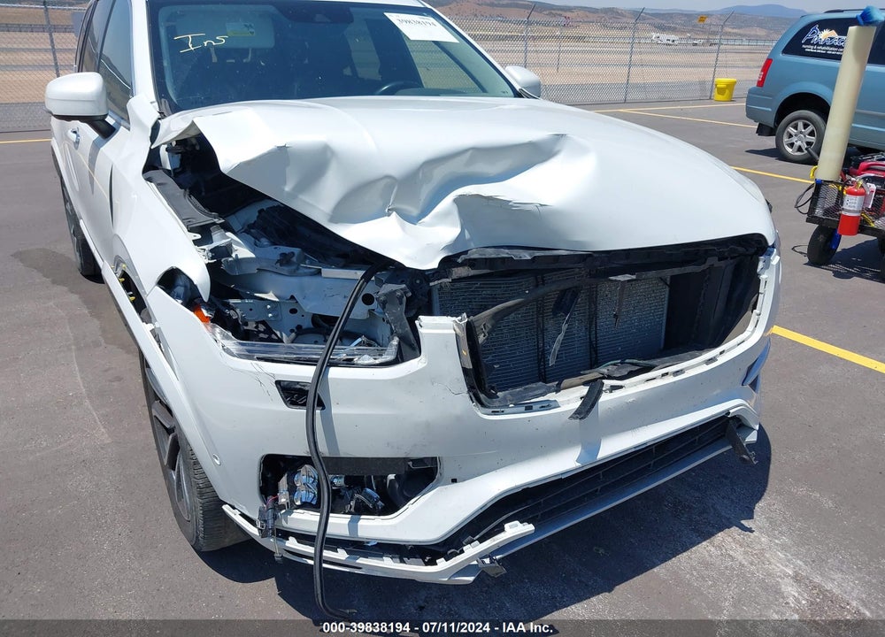 2017 VOLVO XC90 T6 MOMENTUM VIN: YV4A22PK0H1148587