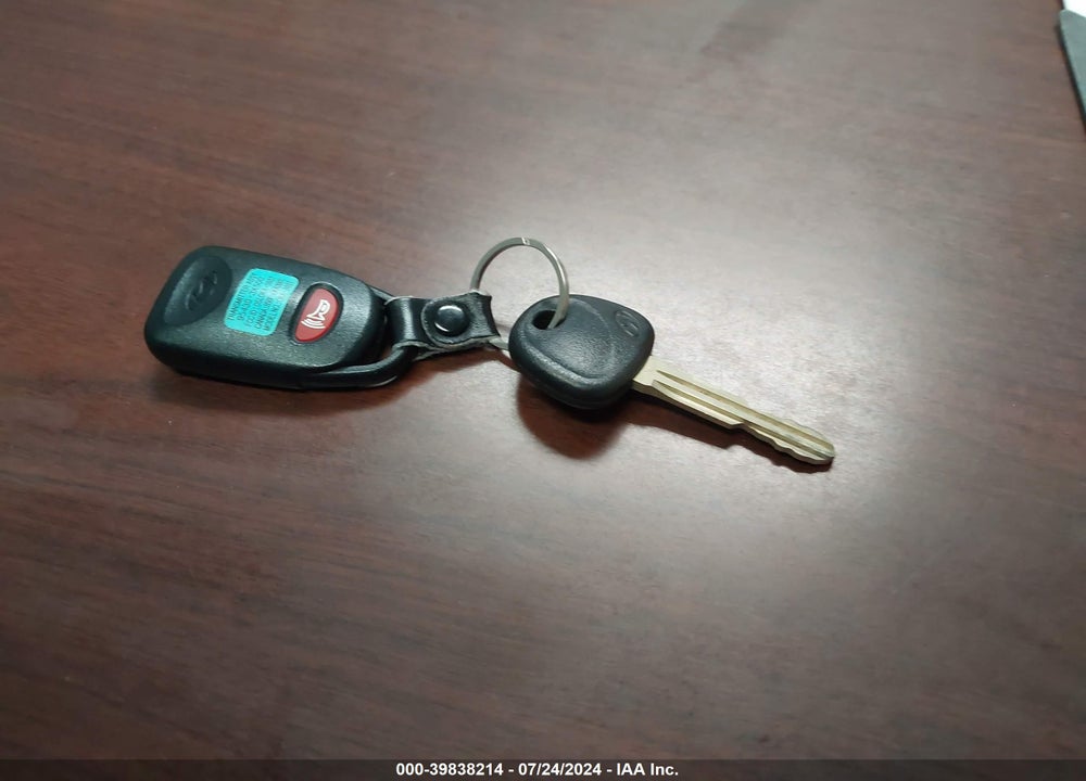 2013 HYUNDAI ELANTRA GLS VIN: KMHDH4AEXDU590178