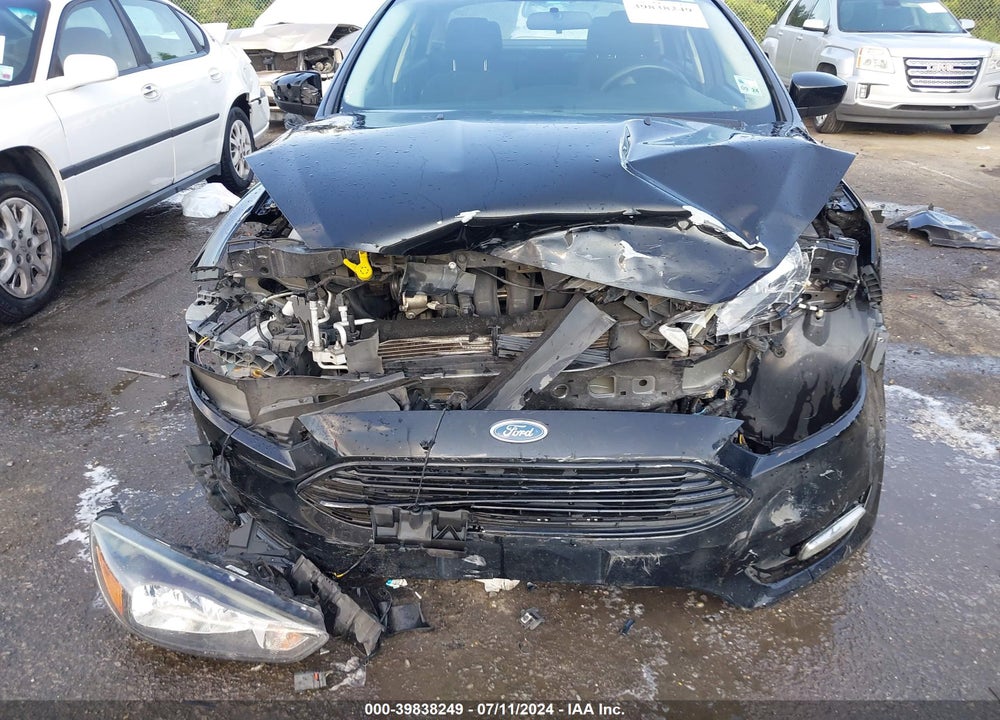 2018 FORD FOCUS SE VIN: 1FADP3F2XJL226866