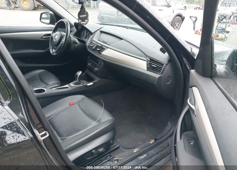 2014 BMW X1 VIN: WBAVL1C55EVY19412