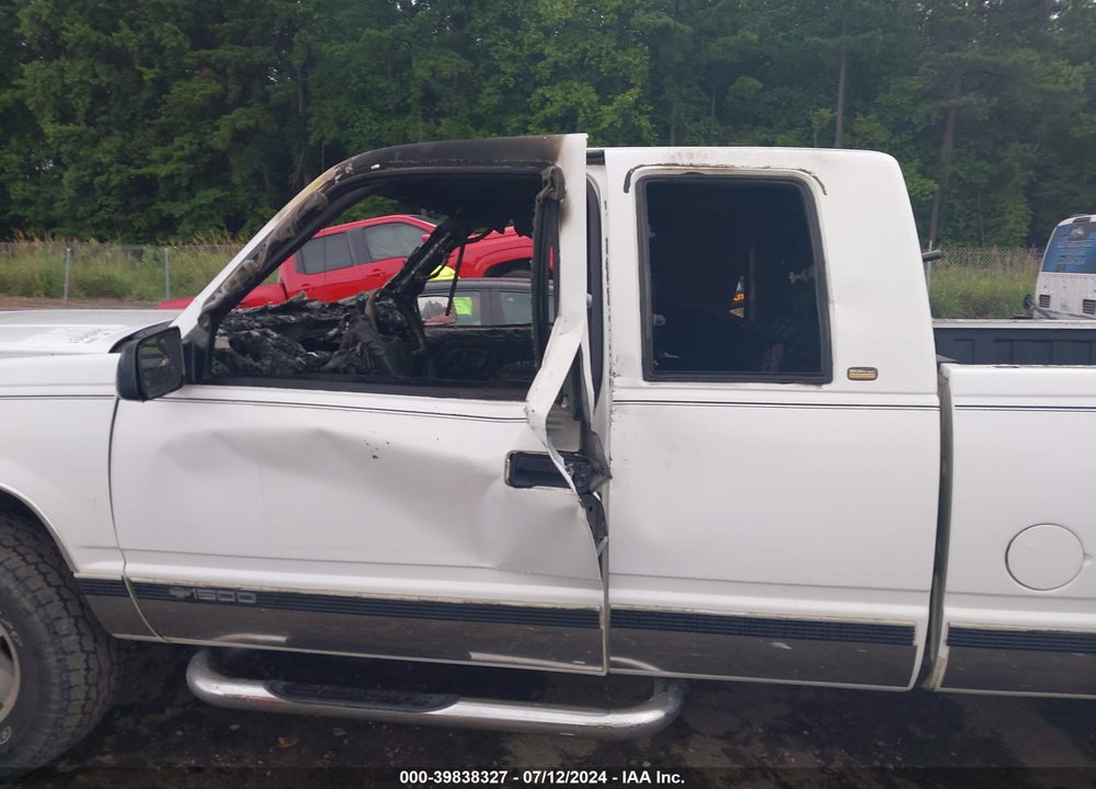 1998 CHEVROLET K1500 FLEETSIDE VIN: 1GCEK19RXWE107690
