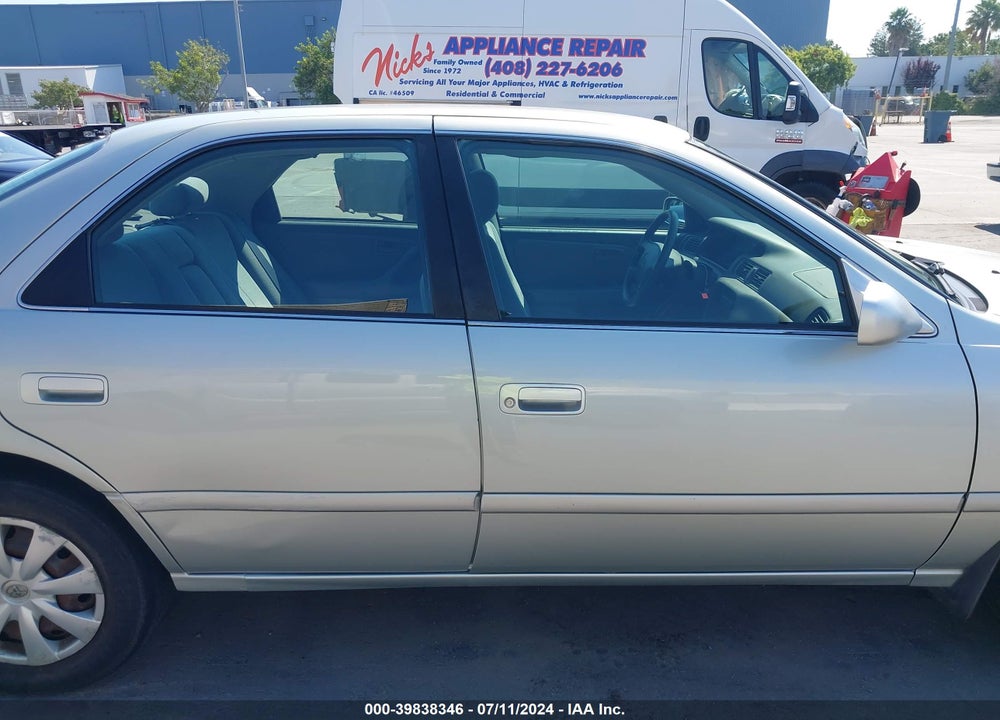 2001 TOYOTA CAMRY LE VIN: JT2BG22K110604164