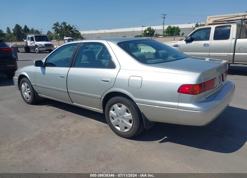 2001 TOYOTA CAMRY LE VIN: JT2BG22K110604164