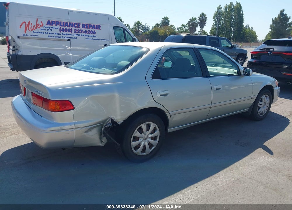2001 TOYOTA CAMRY LE VIN: JT2BG22K110604164