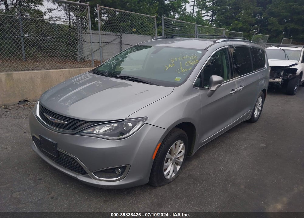 2018 CHRYSLER PACIFICA TOURING L VIN: 2C4RC1BGXJR365680