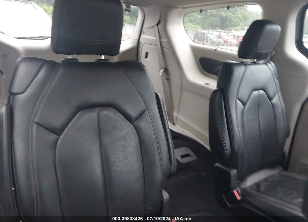 2018 CHRYSLER PACIFICA TOURING L VIN: 2C4RC1BGXJR365680